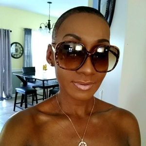 Meet your Posher, Charmaine